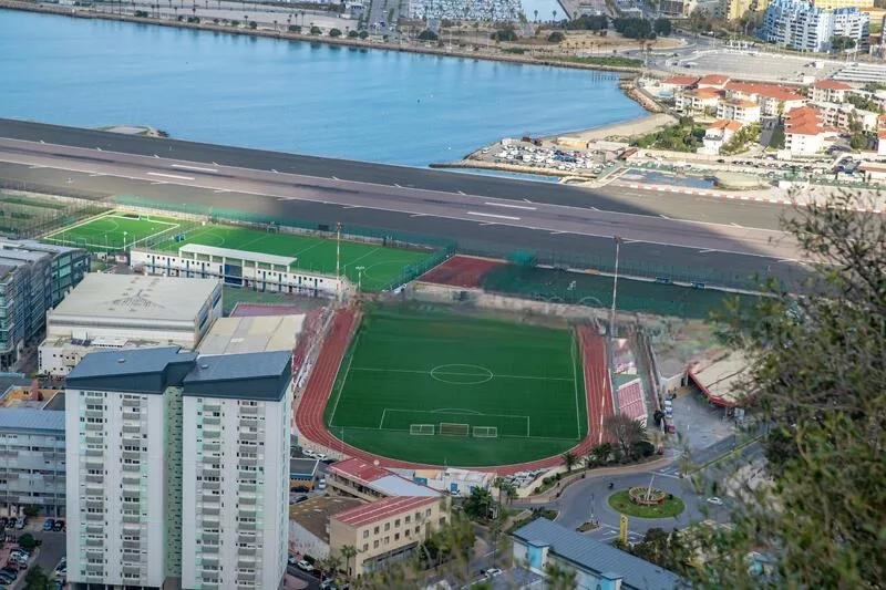 Estadio de Fútbol en el Aeropuerto de Gibraltar (Gibraltar)