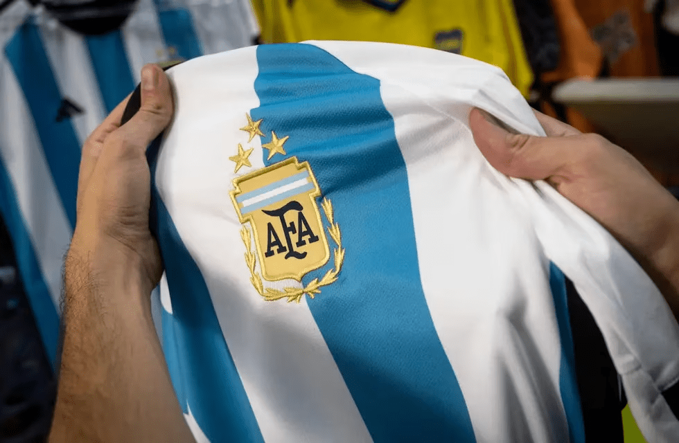 La Camiseta Argentina: Un Símbolo de Pasión y Gloria