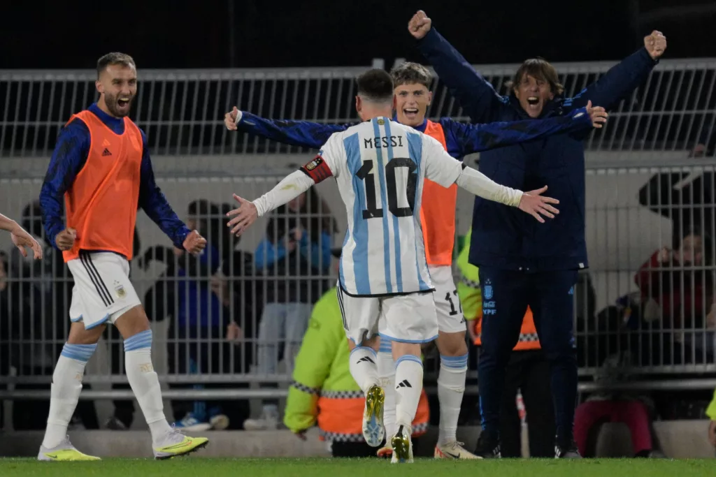 Messi celebra con Garna 