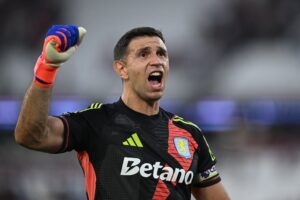 Emiliano Martínez - Aston Villa - Argentina